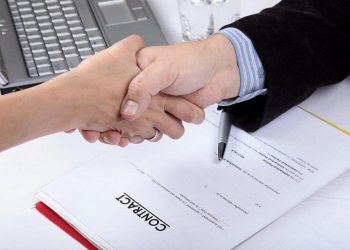 Hợp đồng lao động có những thông tin gì cần quan tâm?