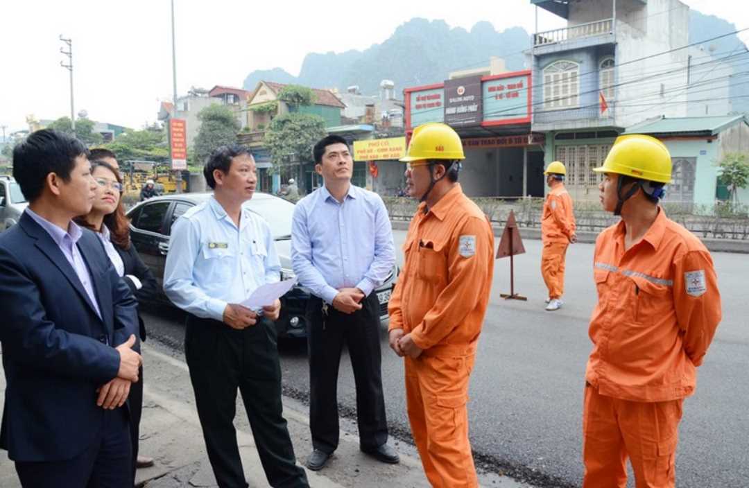 Tiến hành định hướng và đào tạo nhân viên