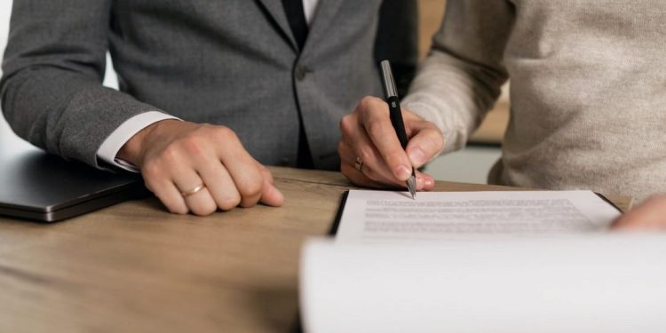 Quyền đơn phương chấm dứt hợp đồng lao động của các bên