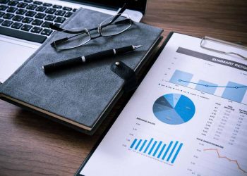 Doanh nghiệp nên cập nhật bảng lương thường xuyên