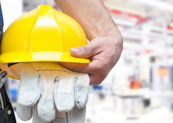 Tính chất của việc bảo hộ lao động là gì?