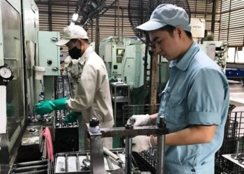 Tạo hồ sơ chi tiết với đầy đủ các kỹ năng và kinh nghiệm