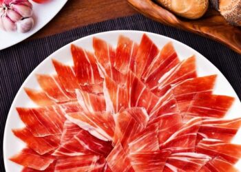 Mua đùi heo Iberico chính hãng tại Ruouak.com